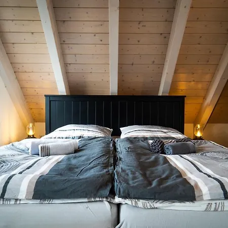 Wow Ii Schoene 2-zimmer Maisonette Apartman Weisweil